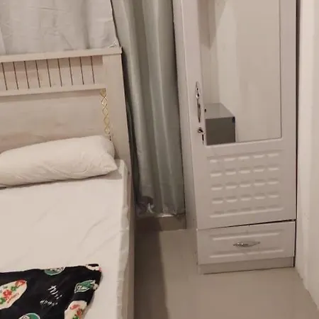 Couples Room With Window Smart Tv Fridge Dubai Exterior photo