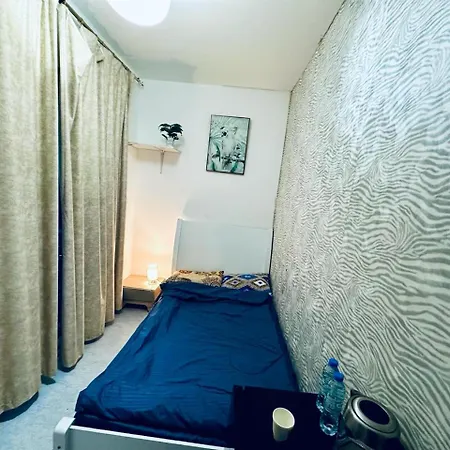Couples Room With Window Smart Tv Fridge Dubai Exterior photo