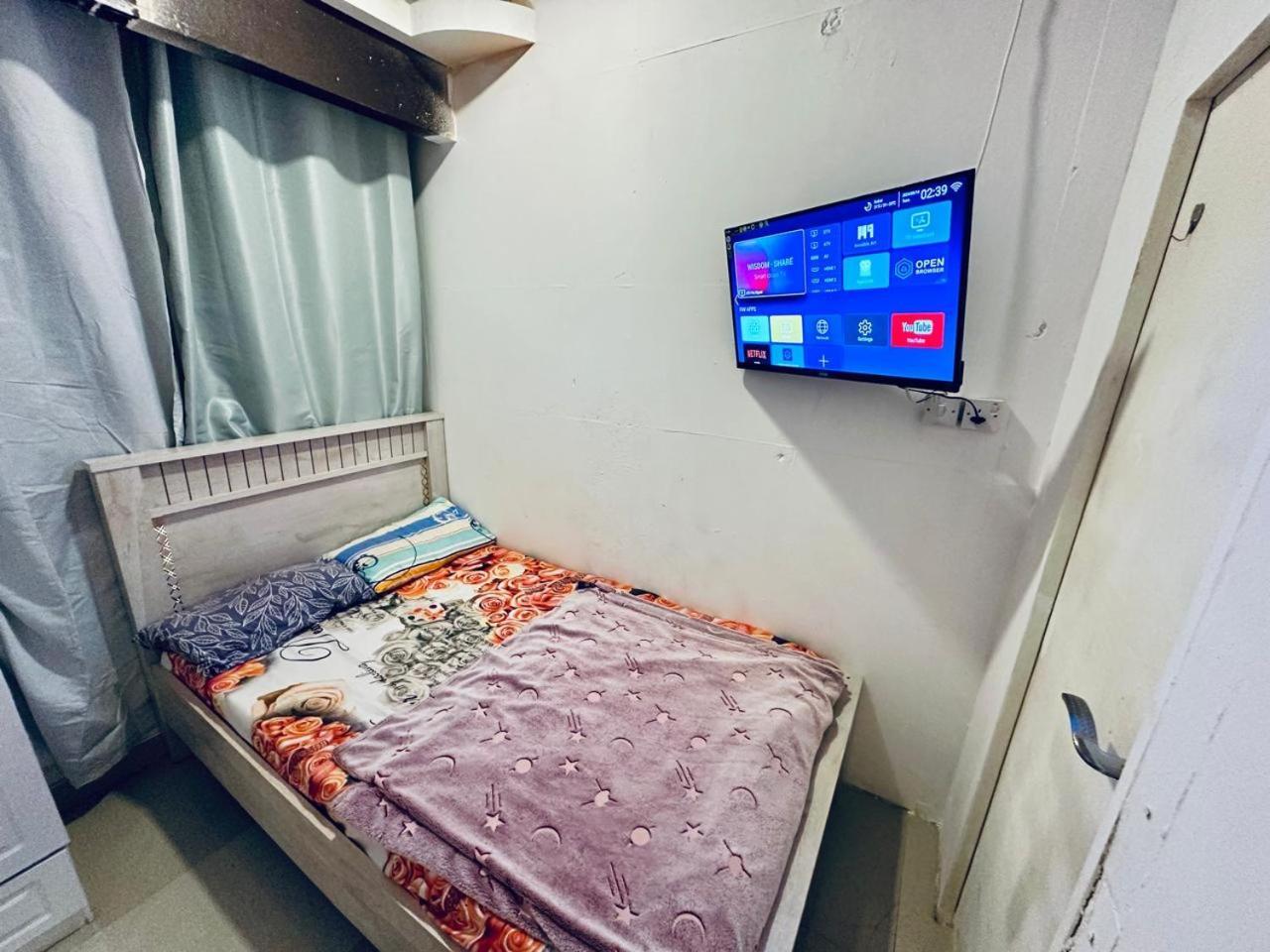 Quarto em Acomodações Particulares Couples With Window Smart Tv Fridge